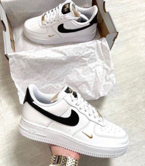 NIKE AIRFORCE 1